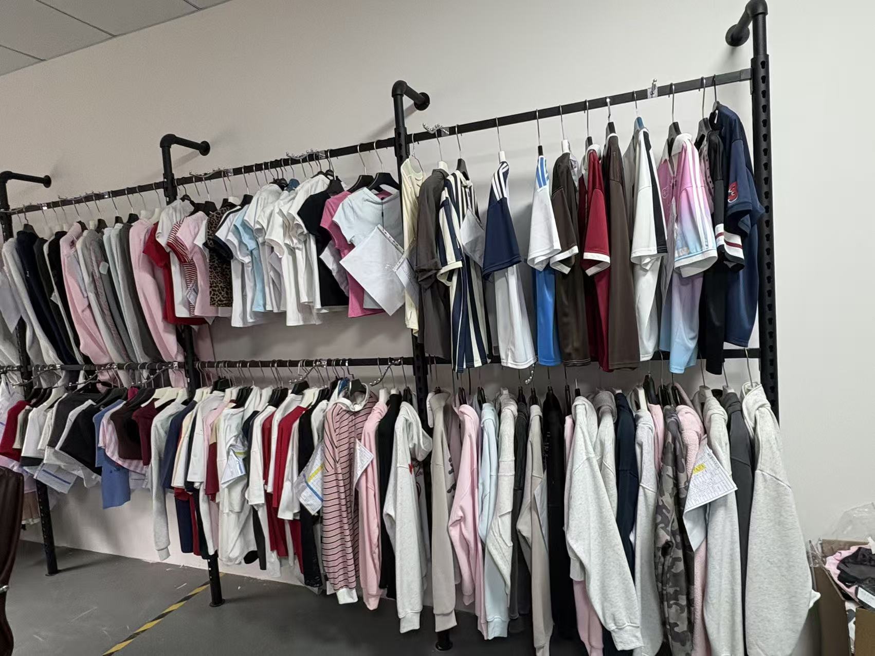 Hongxiang Apparel garment sample development and production