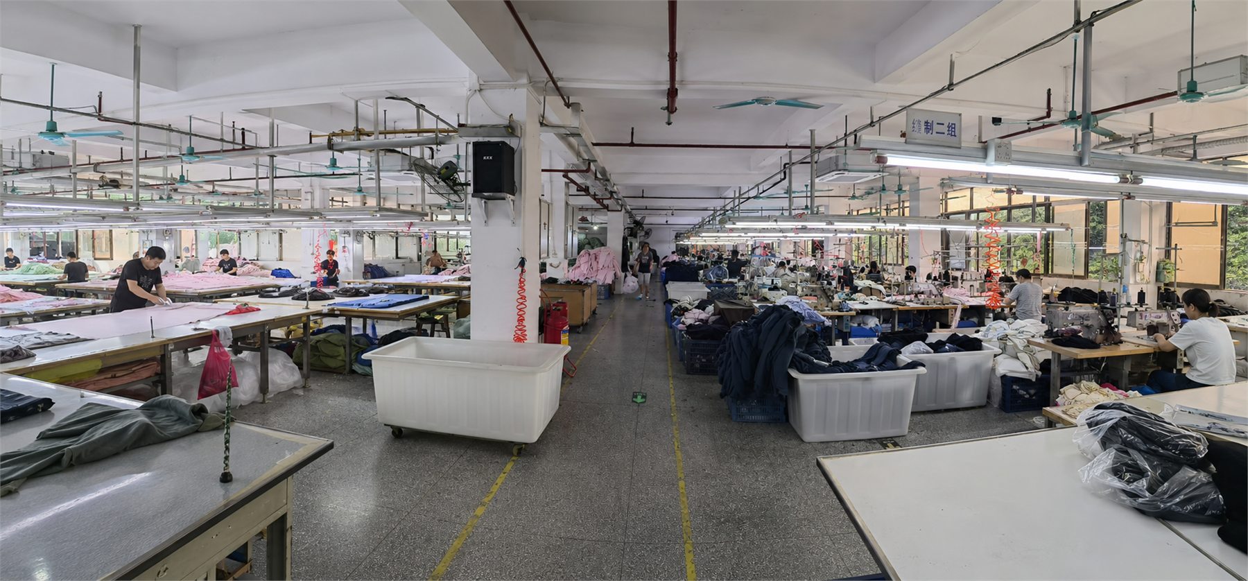Hongxiang Apparel real production workshop